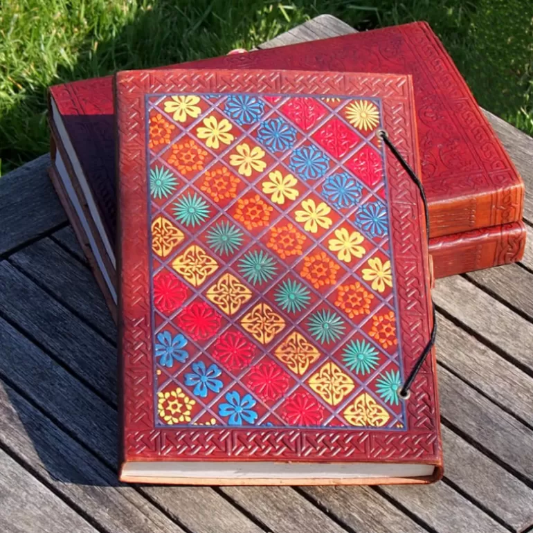 carnet_en_cuir__motifs_peints__la_main__xl_3.webp Carnets En Cuir*Skin Project Carnet en cuir - Motifs peints à la main - XL