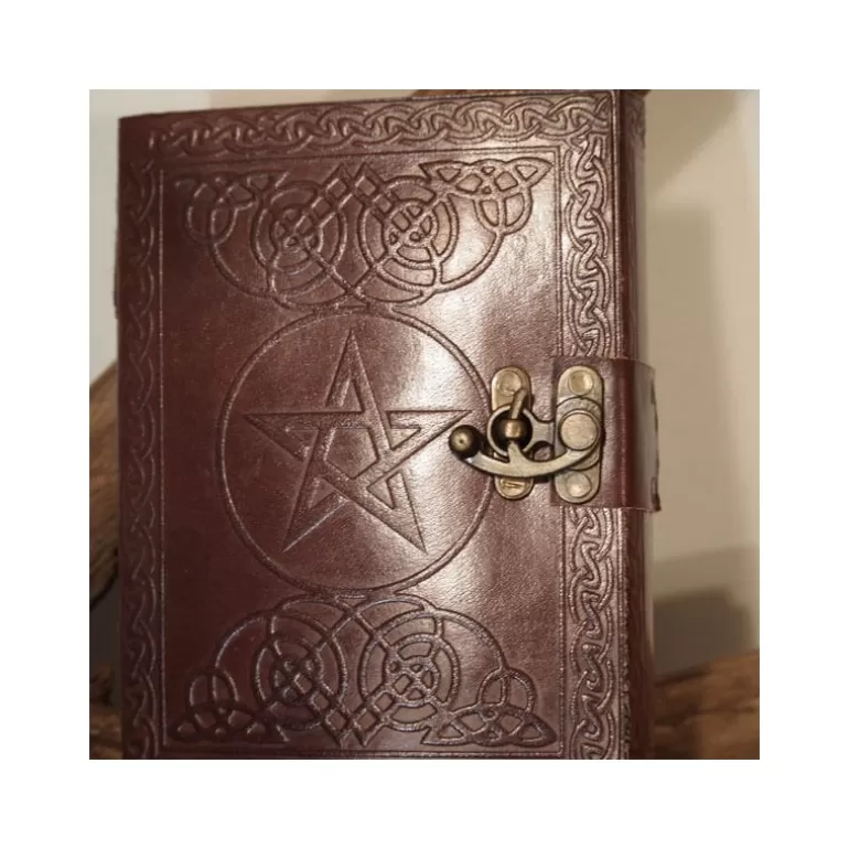 Carnets En Cuir*Skin Project Carnet en cuir - Pentagramme - Crochet - M