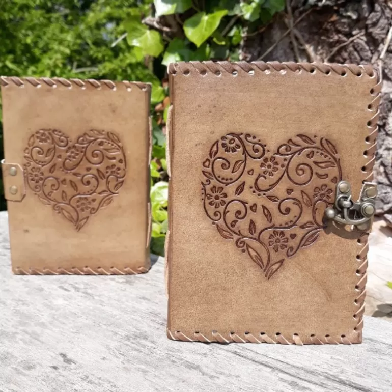 Carnets En Cuir*Skin Project Carnet en cuir "rétro" - Coeur