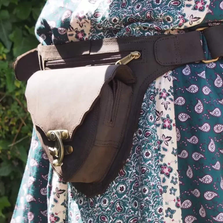 ceinture_en_cuir__poche_steampunk_2.webp Ceintures En Cuir | Ceintures En Cuir*Skin Project Ceinture en cuir à poche "steampunk"