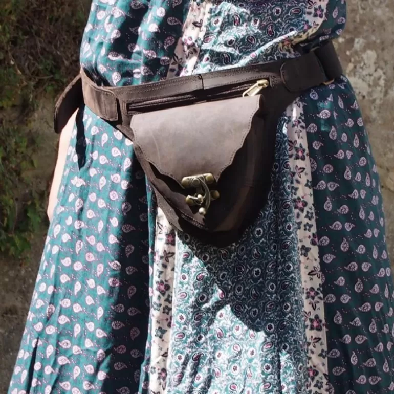 ceinture_en_cuir__poche_steampunk_3.webp Ceintures En Cuir | Ceintures En Cuir*Skin Project Ceinture en cuir à poche "steampunk"