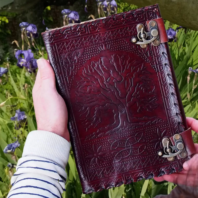 Carnets En Cuir*Skin Project Grimoire en cuir - Arbre de vie - Double crochet - XL