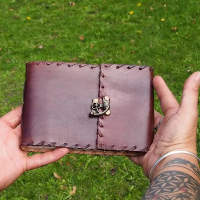 Carnets En Cuir*Skin Project Grimoire en cuir - Paysage - Crochet - M