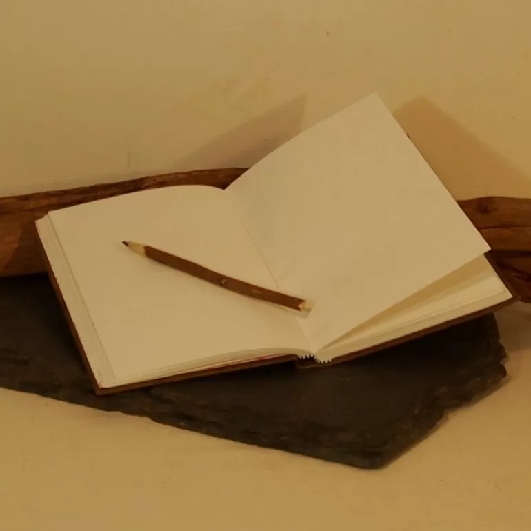 livre_reli_en_cuir_color__zuffer__xl_6.webp Carnets En Cuir*Skin Project Livre relié en cuir coloré - Zuffer - XL