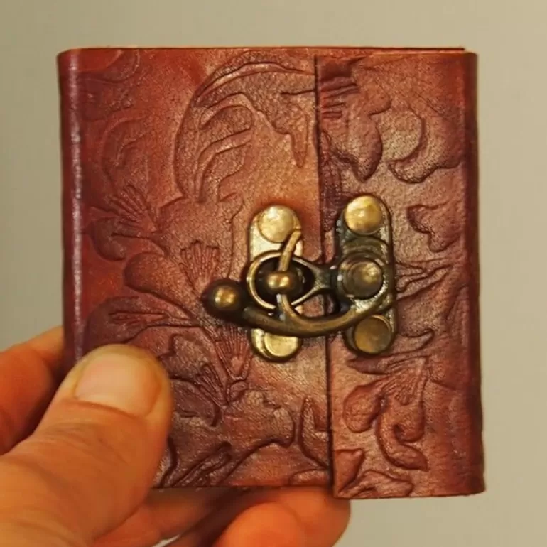 Carnets En Cuir*Skin Project Mini carnet en cuir repoussé