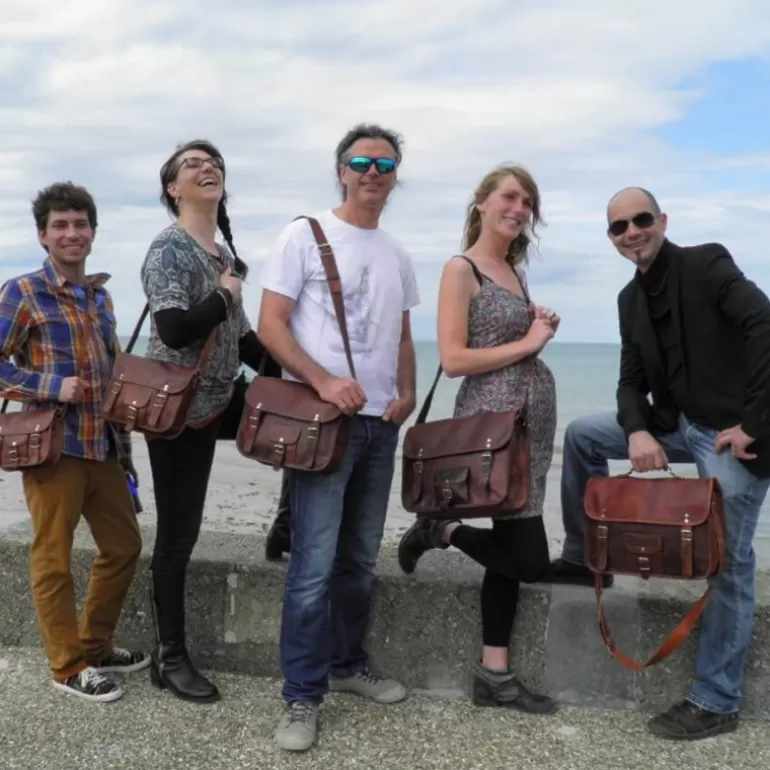 petite_sacoche_en_cuir_vintage___boucles__s_7.webp Sacs À Bandoulière En Cuir | Sacs À Main En Cuir*Skin Project Petite sacoche en cuir vintage – 2 boucles – S