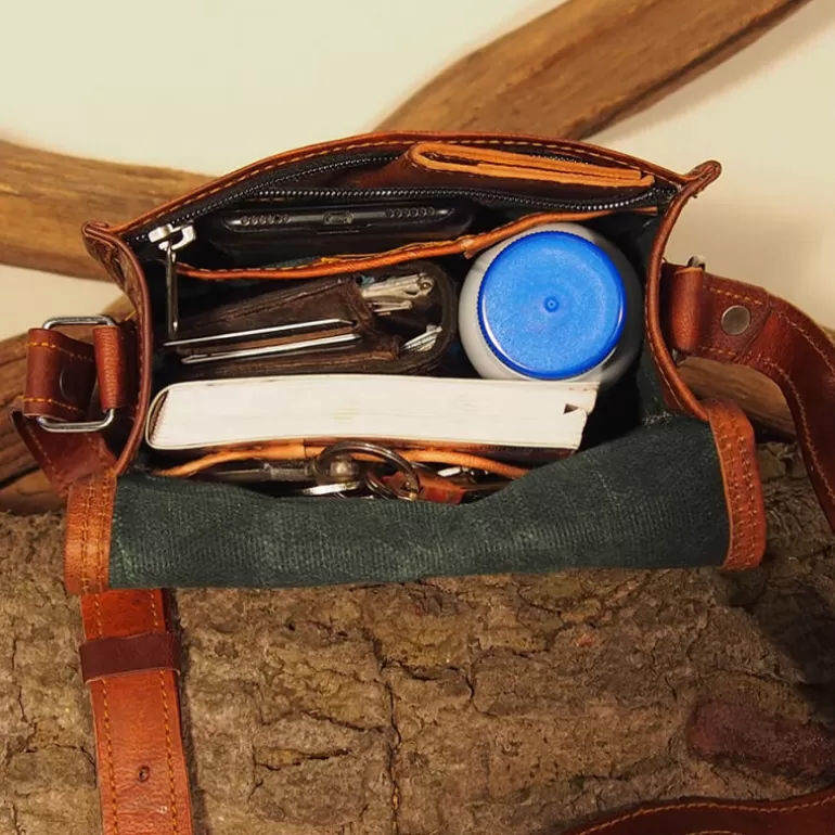 petite_sacoche_haute_en_cuir__pression_aimante__s_7.webp Sacs À Bandoulière En Cuir | Sacs À Main En Cuir*Skin Project Petite sacoche haute en cuir - pression aimantée - S