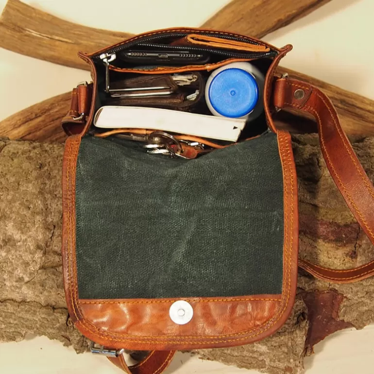 petite_sacoche_haute_en_cuir__pression_aimante__s_8.webp Sacs À Bandoulière En Cuir | Sacs À Main En Cuir*Skin Project Petite sacoche haute en cuir - pression aimantée - S