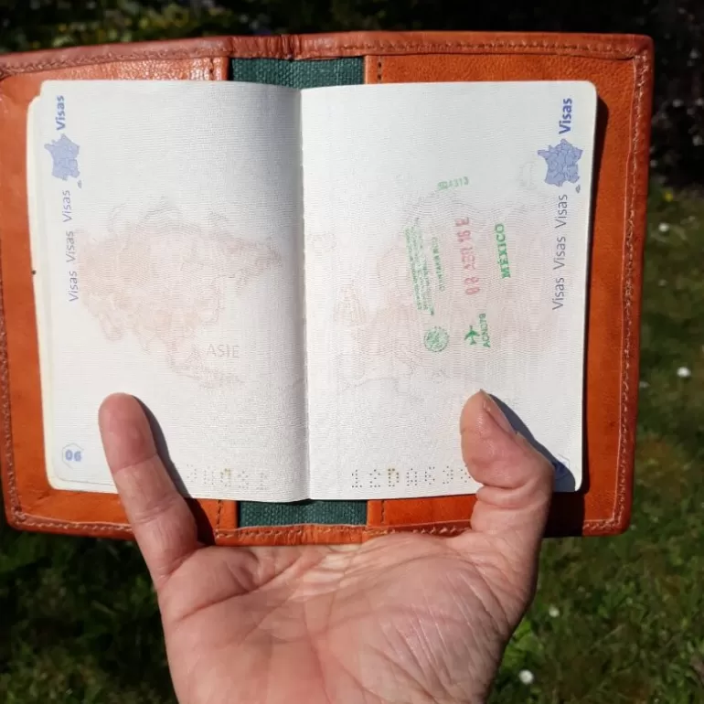 protge_passeport__couverture_calepin_cuir_4.webp Maroquinerie | Couvre Livres En Cuir*Skin Project Protège passeport / couverture calepin cuir