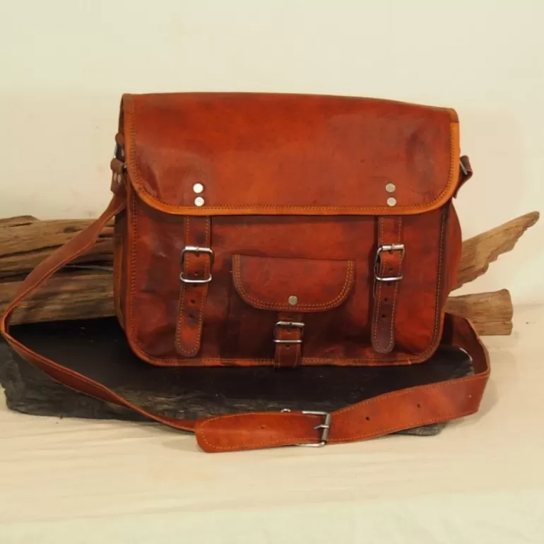 sacoche__cartable_en_cuir_vintage___boucles___l_2.webp Sacs À Bandoulière En Cuir | Cartables En Cuir*Skin Project Sacoche / Cartable en cuir vintage – 2 boucles – L