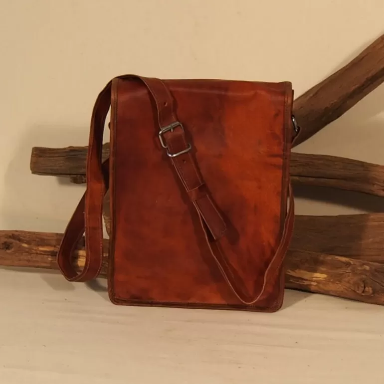 sacoche_homme_vintage_en_cuir__bandoulire___boucles__m_8.webp Sacs À Bandoulière En Cuir | Sacoches En Cuir*Skin Project Sacoche homme vintage en cuir à bandoulière – 2 boucles – M