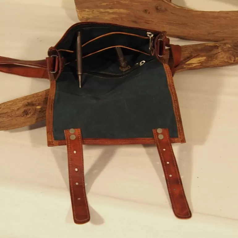 sacoche_homme_vintage_en_cuir__bandoulire___boucles__m_9.webp Sacs À Bandoulière En Cuir | Sacoches En Cuir*Skin Project Sacoche homme vintage en cuir à bandoulière – 2 boucles – M