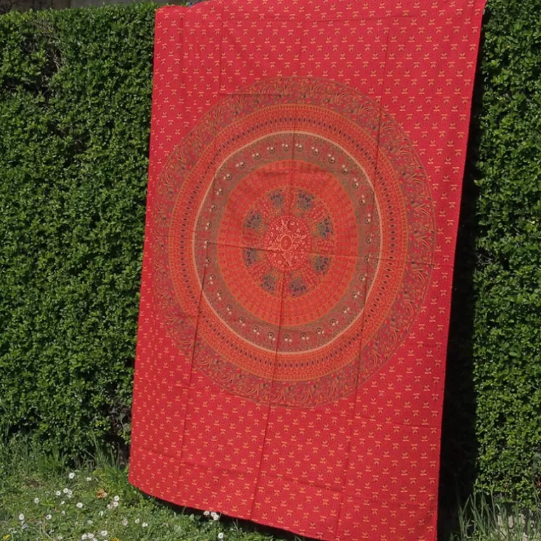 tenture_mandala__rouge__s_2.webp Tentures*Skin Project Tenture Mandala - Rouge - S